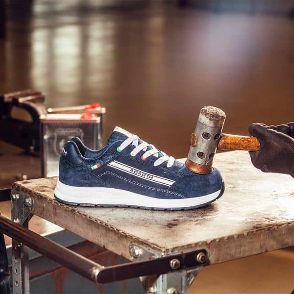 chaussures de sécurité robuste et renforcée bleue marine